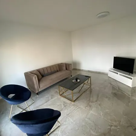 Renovated 2 Bedroom Flat, 100M From Sea, Sea View Διαμέρισμα Λεμεσός