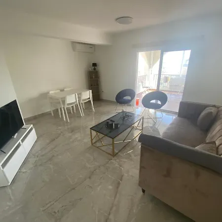 Διαμέρισμα Renovated 2 Bedroom Flat, 100M From Sea, Sea View