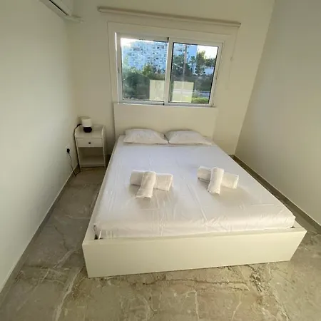 Διαμέρισμα Renovated 2 Bedroom Flat, 100M From Sea, Sea View