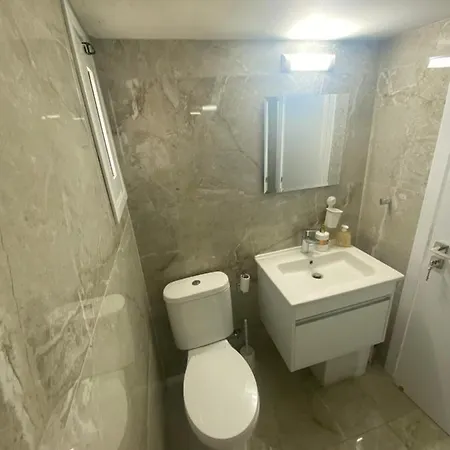 Διαμέρισμα Renovated 2 Bedroom Flat, 100M From Sea, Sea View