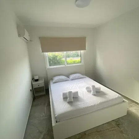 Διαμέρισμα Renovated 2 Bedroom Flat, 100M From Sea, Sea View