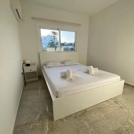 Apartment Renovated 2 Bedroom Flat, 100M From Sea, Sea View *
