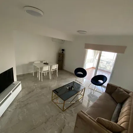 דירה Renovated 2 Bedroom Flat, 100M From Sea, Sea View לימסול