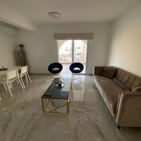 דירה Renovated 2 Bedroom Flat, 100M From Sea, Sea View