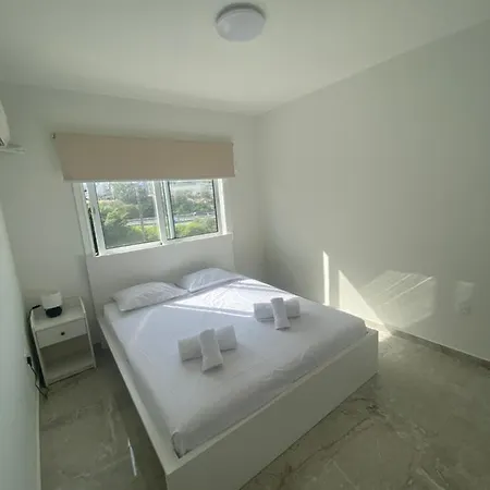 דירה Renovated 2 Bedroom Flat, 100M From Sea, Sea View